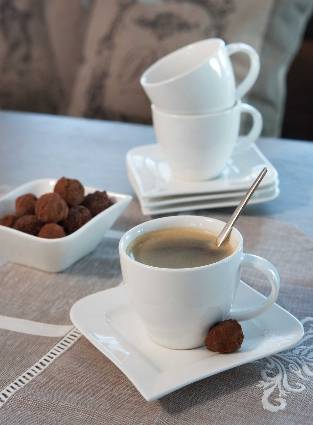 Hvit Lilje kopp m/skål 4 stk