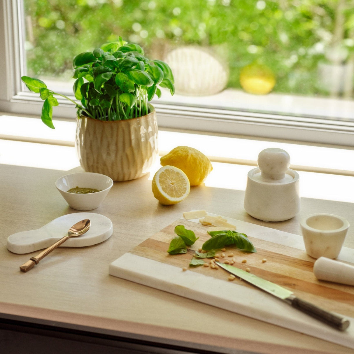 White Marble skjeholder