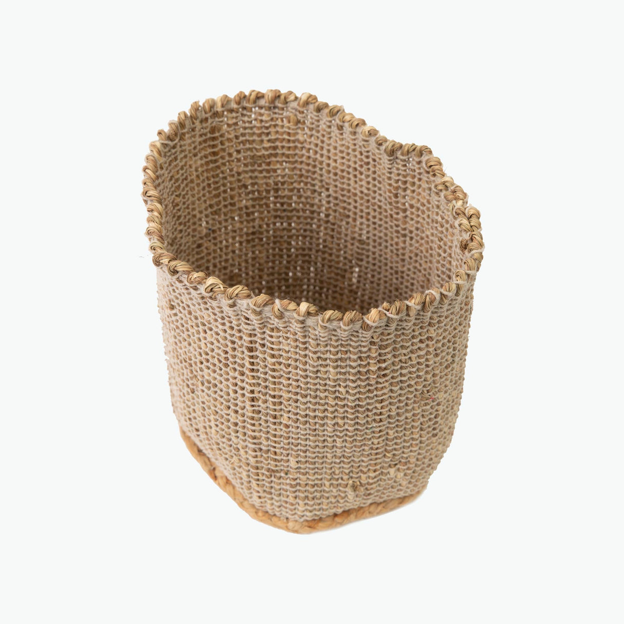 Caspian White pot cover/basket