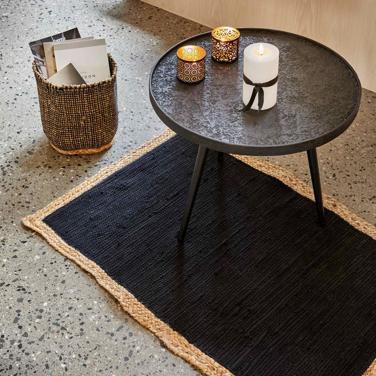 Caspian Black plant pot/basket