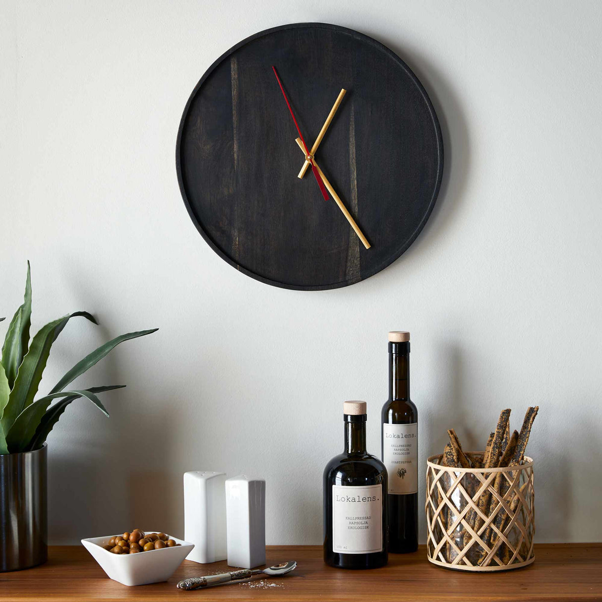 Secundo Black veggklokke