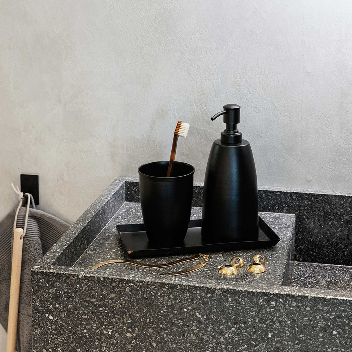 Adrian baderomssett 3 deler